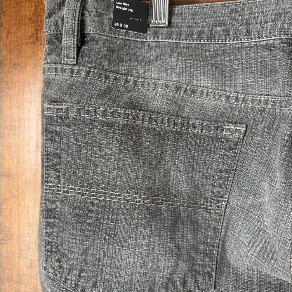 NWT Express Low Rise/Straight Leg Gray Denim Jeans 36x30